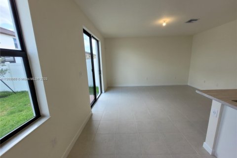 Снять в аренду таунхаус в Хайалиа, Флорида 4 спальни, 177.81м2, № 1970189 - фото 9