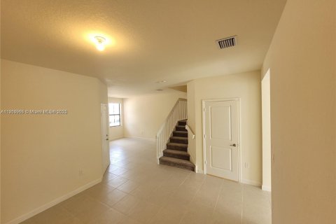 Снять в аренду таунхаус в Хайалиа, Флорида 4 спальни, 177.81м2, № 1970189 - фото 4
