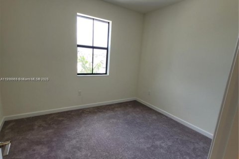 Снять в аренду таунхаус в Хайалиа, Флорида 4 спальни, 177.81м2, № 1970189 - фото 22