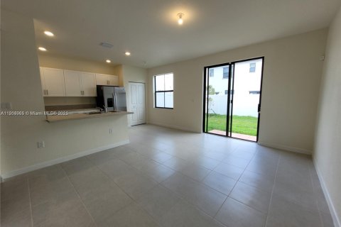 Снять в аренду таунхаус в Хайалиа, Флорида 4 спальни, 177.81м2, № 1970189 - фото 8