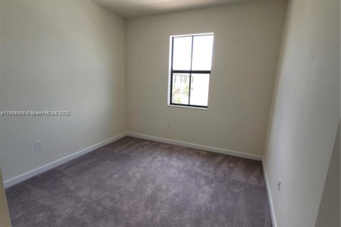 Снять в аренду таунхаус в Хайалиа, Флорида 4 спальни, 177.81м2, № 1970189 - фото 21