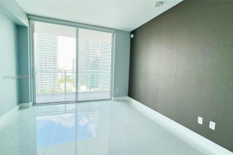 Condo in Miami, Florida, 2 bedrooms  № 2263349 - photo 9