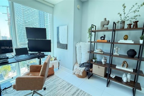 Condo in Miami, Florida, 2 bedrooms  № 2263349 - photo 16
