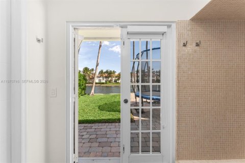 Villa ou maison à louer à Hollywood, Floride: 4 chambres, 331.38 m2 № 2032224 - photo 30