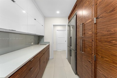 Villa ou maison à louer à Hollywood, Floride: 4 chambres, 331.38 m2 № 2032224 - photo 6