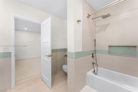 Villa ou maison à louer à Hollywood, Floride: 4 chambres, 331.38 m2 № 2032224 - photo 19