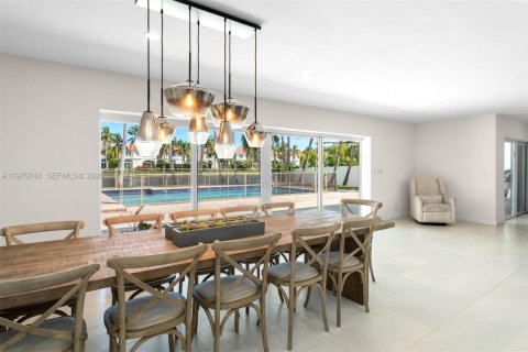 Villa ou maison à louer à Hollywood, Floride: 4 chambres, 331.38 m2 № 2032224 - photo 12