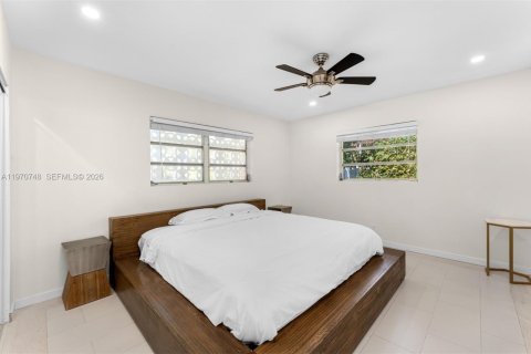 Villa ou maison à louer à Hollywood, Floride: 4 chambres, 331.38 m2 № 2032224 - photo 17