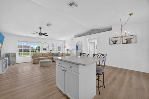 House in Cape Coral, Florida 3 bedrooms, 119.66 sq.m. № 2279995 - photo 13