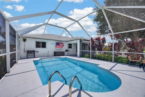 House in Cape Coral, Florida 3 bedrooms, 119.66 sq.m. № 2279995 - photo 23