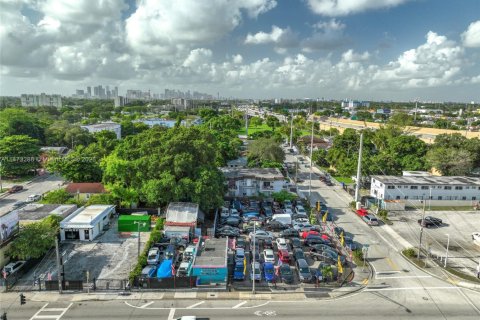 Commercial property in Miami, Florida № 2077078 - photo 2