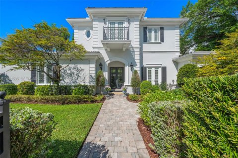 Купить виллу или дом в Корал-Гейблс, Флорида 3 спальни, 367.24м2, № 2052685 - фото 3