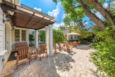 Купить виллу или дом в Корал-Гейблс, Флорида 3 спальни, 367.24м2, № 2052685 - фото 16