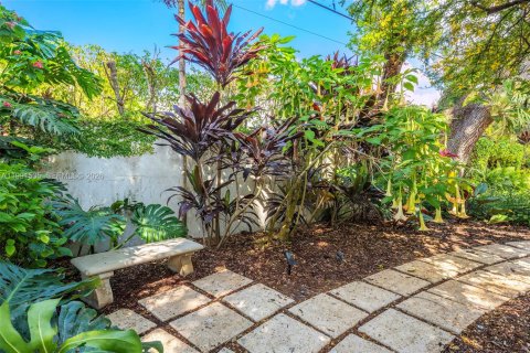 Купить виллу или дом в Корал-Гейблс, Флорида 3 спальни, 367.24м2, № 2052685 - фото 18