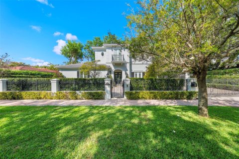 Дом в Корал-Гейблс, Флорида 3 спальни, 367.24м2 № 2052685