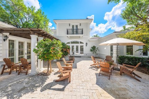 Купить виллу или дом в Корал-Гейблс, Флорида 3 спальни, 367.24м2, № 2052685 - фото 9