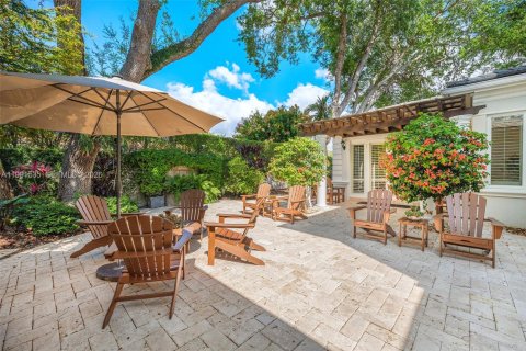 Купить виллу или дом в Корал-Гейблс, Флорида 3 спальни, 367.24м2, № 2052685 - фото 12