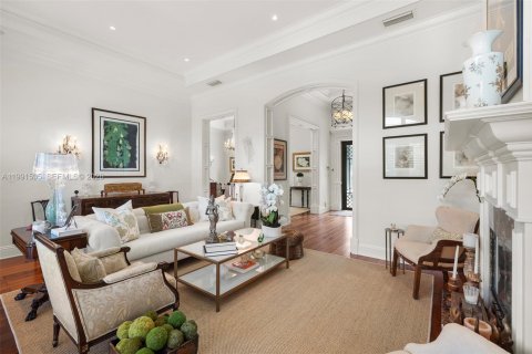 Купить виллу или дом в Корал-Гейблс, Флорида 3 спальни, 367.24м2, № 2052685 - фото 25