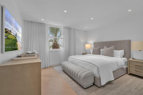 Condo in Surfside, Florida, 3 bedrooms  № 2189271 - photo 13