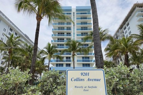 Condo in Surfside, Florida, 3 bedrooms  № 2189271 - photo 29