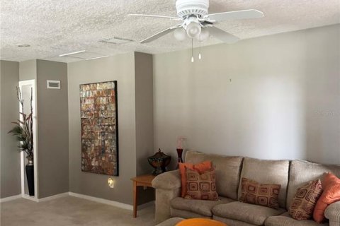 House in Orlando, Florida 5 bedrooms, 320.79 sq.m. № 2096959 - photo 18