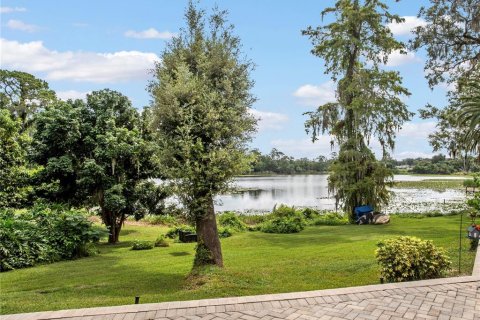 House in Orlando, Florida 5 bedrooms, 320.79 sq.m. № 2096959 - photo 5