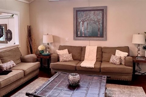 House in Orlando, Florida 5 bedrooms, 320.79 sq.m. № 2096959 - photo 11