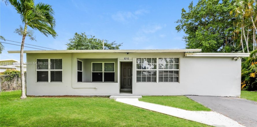 Villa ou maison à Margate, Floride 3 chambres, 130.99 m2 № 1973050