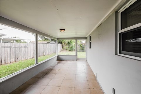 Villa ou maison à louer à Margate, Floride: 3 chambres, 130.99 m2 № 1973050 - photo 9