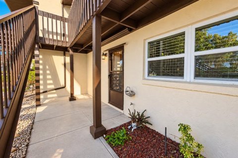 Condo à Winter Haven, Floride, 2 chambres  № 2424144