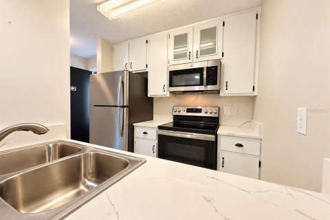 Copropriété à louer à Winter Haven, Floride: 2 chambres, 78.04 m2 № 2424144 - photo 2
