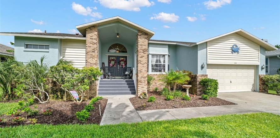 House in Tierra Verde, Florida 3 bedrooms, 195.56 sq.m. № 1776842