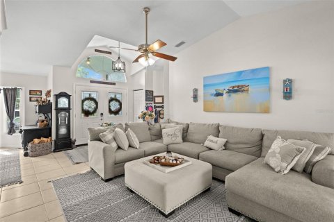 House in Tierra Verde, Florida 3 bedrooms, 195.56 sq.m. № 1776842 - photo 4