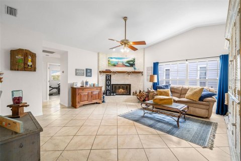 House in Tierra Verde, Florida 3 bedrooms, 195.56 sq.m. № 1776842 - photo 16