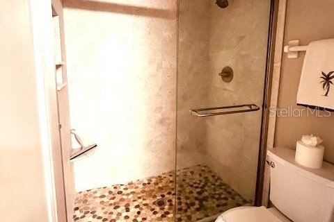 Condo in Sarasota, Florida, 2 bedrooms  № 2206558 - photo 11
