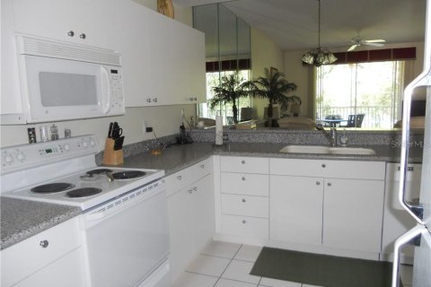 Condo in Sarasota, Florida, 2 bedrooms  № 2206558 - photo 2