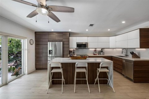 Villa ou maison à vendre à Coral Gables, Floride: 4 chambres, 167.97 m2 № 2062794 - photo 12