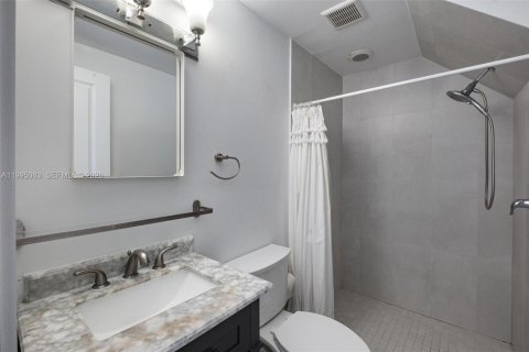 Villa ou maison à vendre à Coral Gables, Floride: 4 chambres, 167.97 m2 № 2062794 - photo 24