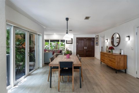 Villa ou maison à vendre à Coral Gables, Floride: 4 chambres, 167.97 m2 № 2062794 - photo 8