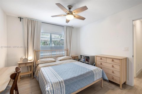 Villa ou maison à vendre à Coral Gables, Floride: 4 chambres, 167.97 m2 № 2062794 - photo 21