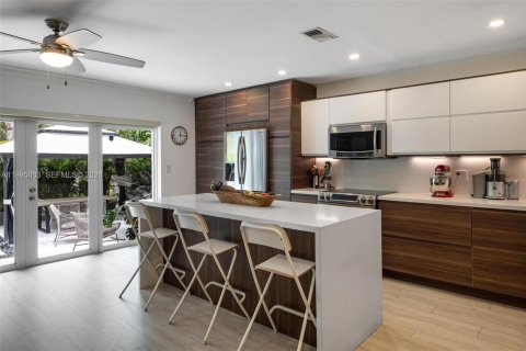 Villa ou maison à vendre à Coral Gables, Floride: 4 chambres, 167.97 m2 № 2062794 - photo 11