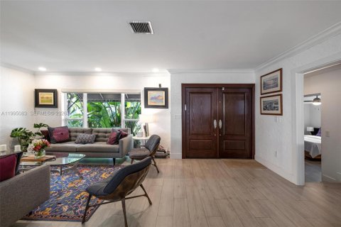 Villa ou maison à vendre à Coral Gables, Floride: 4 chambres, 167.97 m2 № 2062794 - photo 4