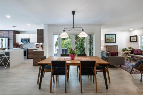 Villa ou maison à vendre à Coral Gables, Floride: 4 chambres, 167.97 m2 № 2062794 - photo 9