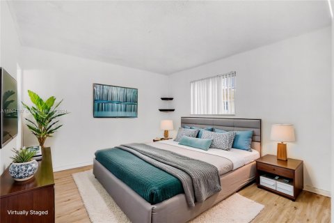 Condominio en venta en Hialeah, Florida, 2 dormitorios, 80.82 m2 № 1729555 - foto 7