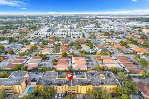 Condominio en venta en Hialeah, Florida, 2 dormitorios, 80.82 m2 № 1729555 - foto 30