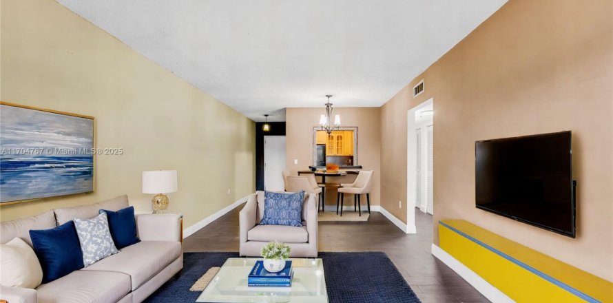 Condominio en Hialeah, Florida, 2 dormitorios  № 1729555