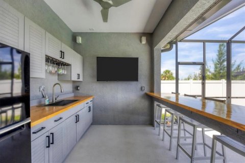 House in Port Charlotte, Florida 3 bedrooms, 176.7 sq.m. № 1307290 - photo 23