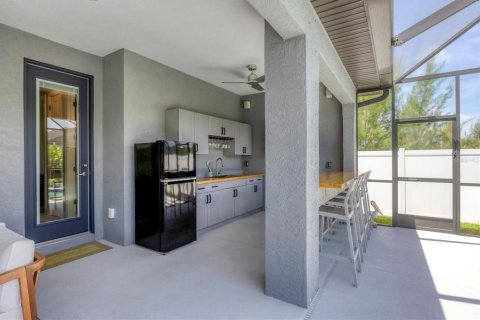 House in Port Charlotte, Florida 3 bedrooms, 176.7 sq.m. № 1307290 - photo 22