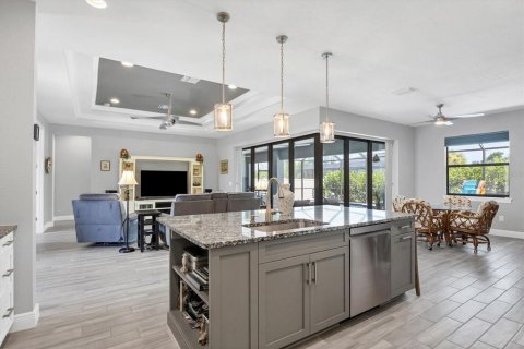 House in Port Charlotte, Florida 3 bedrooms, 176.7 sq.m. № 1307290 - photo 10