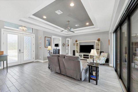 House in Port Charlotte, Florida 3 bedrooms, 176.7 sq.m. № 1307290 - photo 5